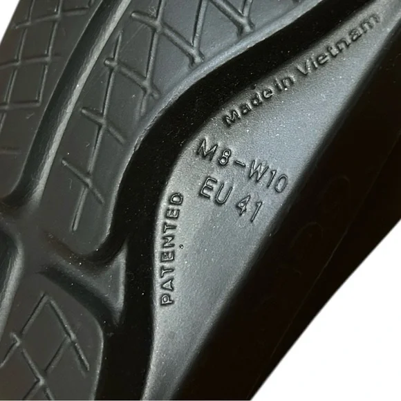 OOFOS Black w/ White Ooahh Unisex Sport Slip On Slide Sandal sz Men 8 - Women 10 - Picture 6 of 9